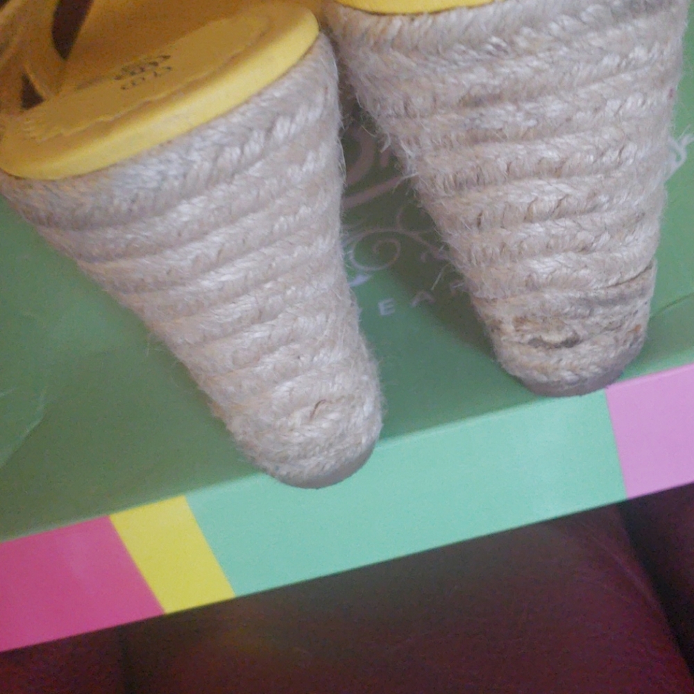 Shoes - Picture 4 of 4